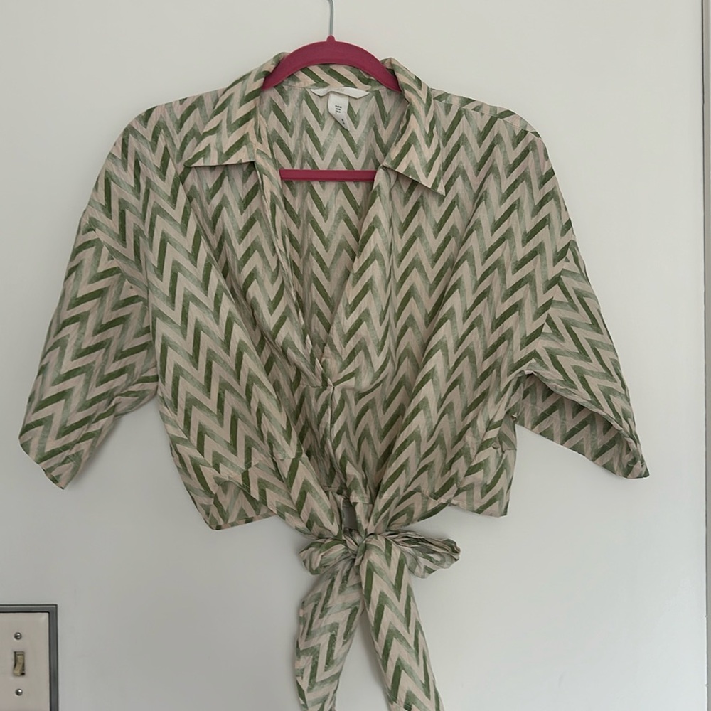 H&M green patterned blouse